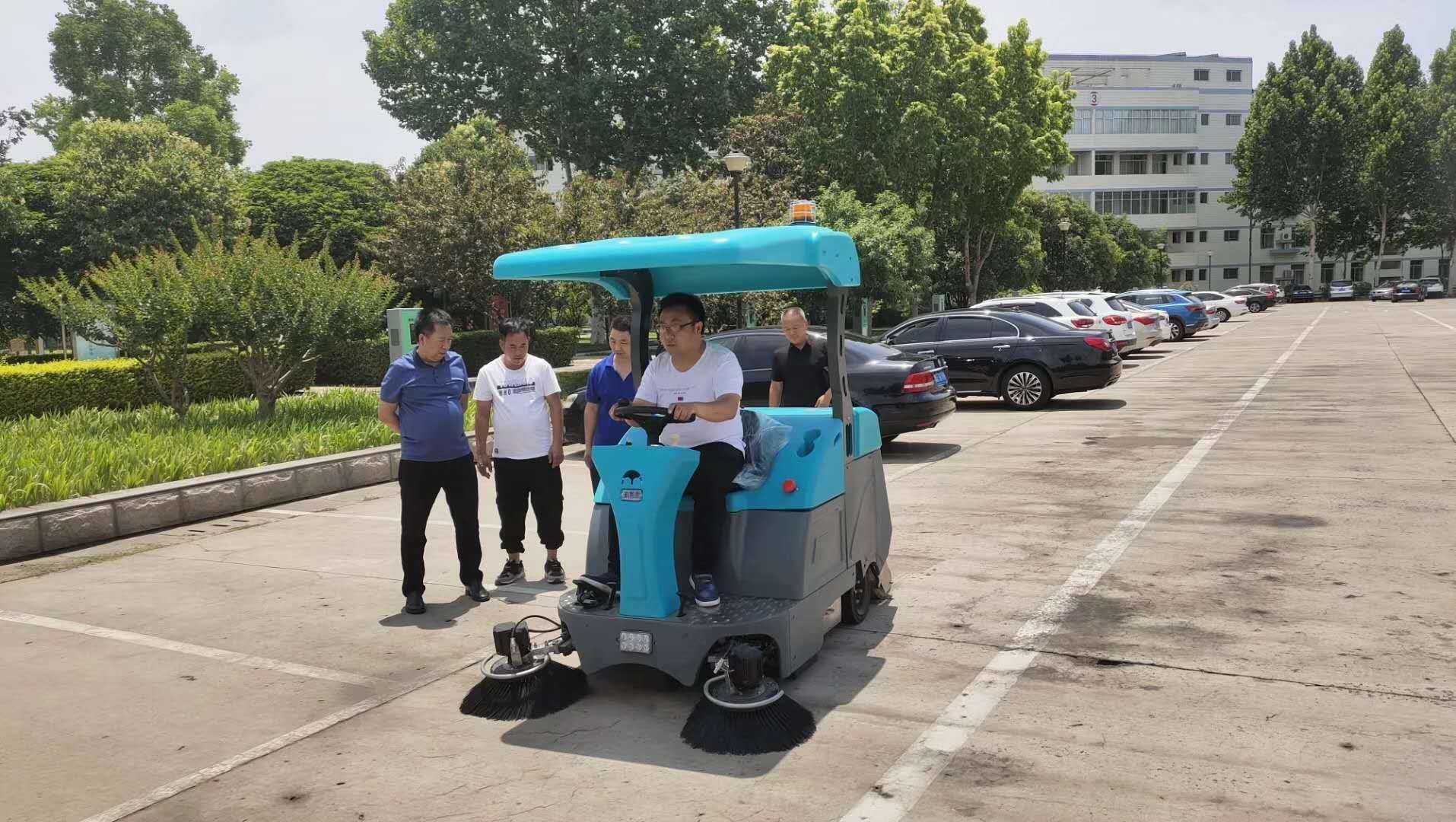 济源市委员会试用清晨雨拖地车