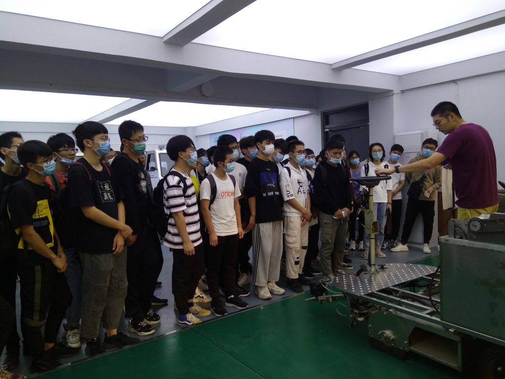 郑州轻工业大学组织师生60人到公司参观学习