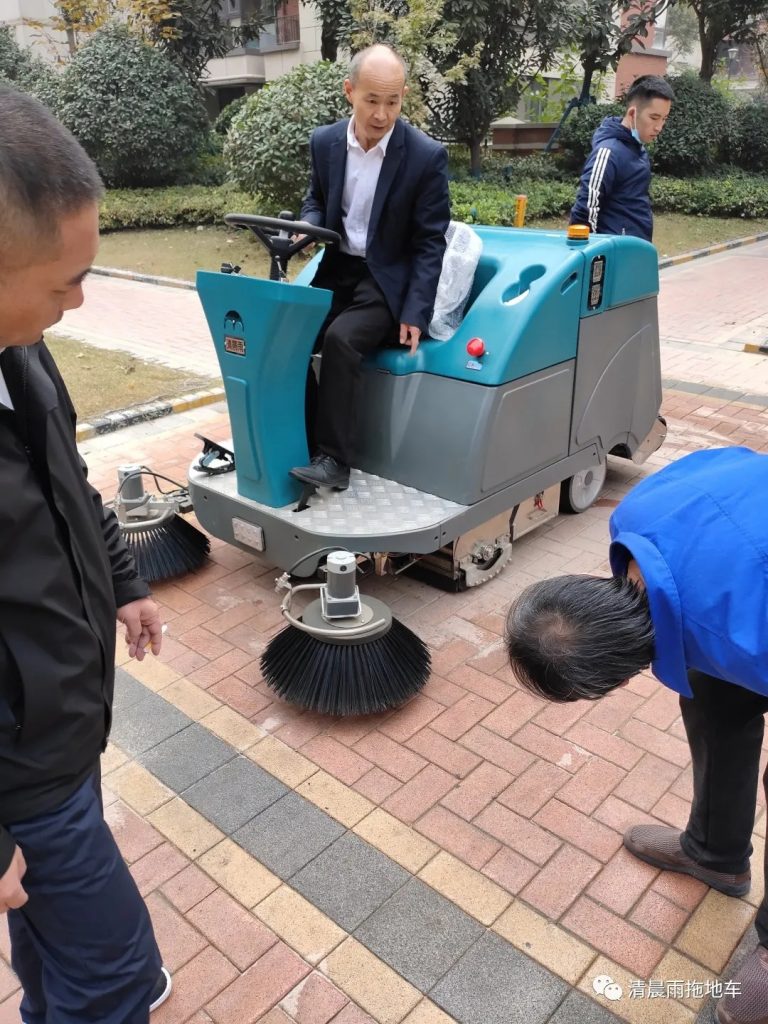 清晨雨：解锁国内十年清洁发展史，带您读懂扫地车等清洁设备变迁