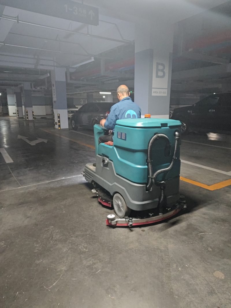 新手5分钟上手！这款洗地车让“老司机”都惊呼的操作秘密