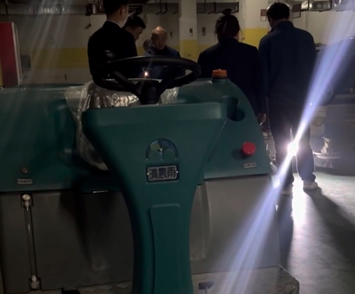 郑州清晨雨再赴宏江翰苑，复购设备彰显客户信赖