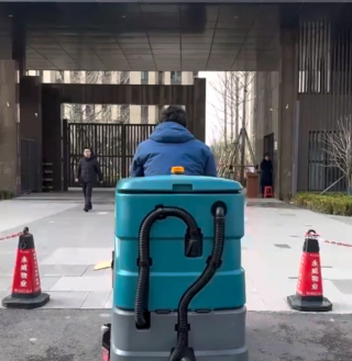 永威璀璨熙湖引入清晨雨150A洗地机，园区与地库清洁效率双提升