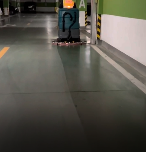 永威璀璨熙湖引入清晨雨150A洗地机，园区与地库清洁效率双提升